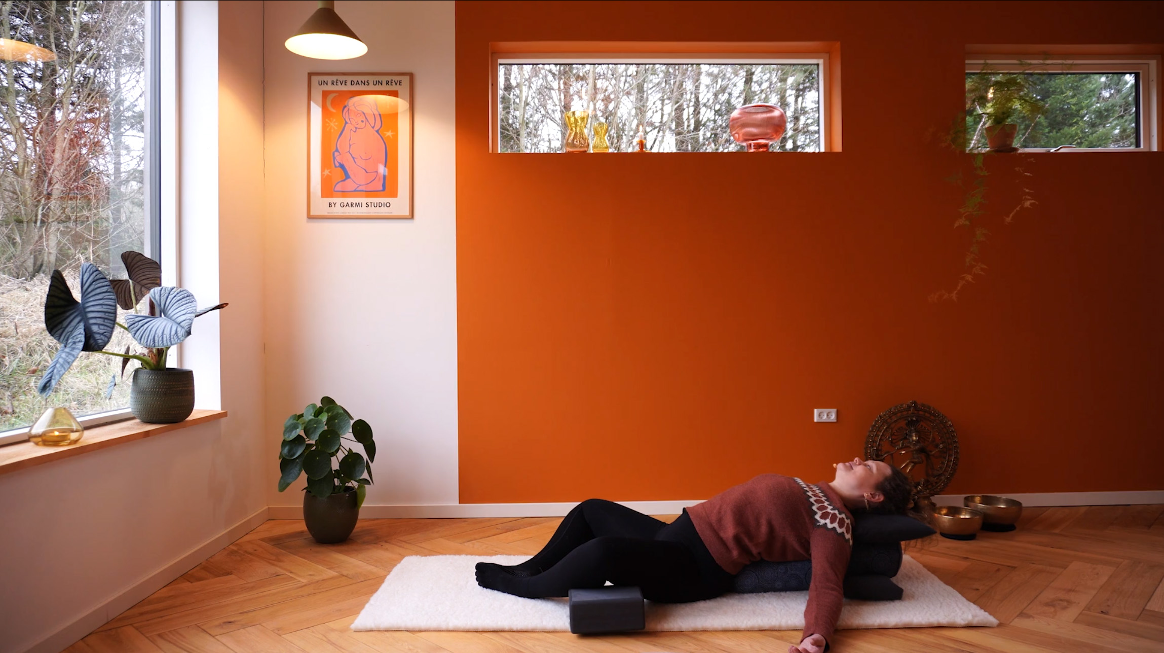 Mindfulde pauser med én stilling og fuld opmærksomhed