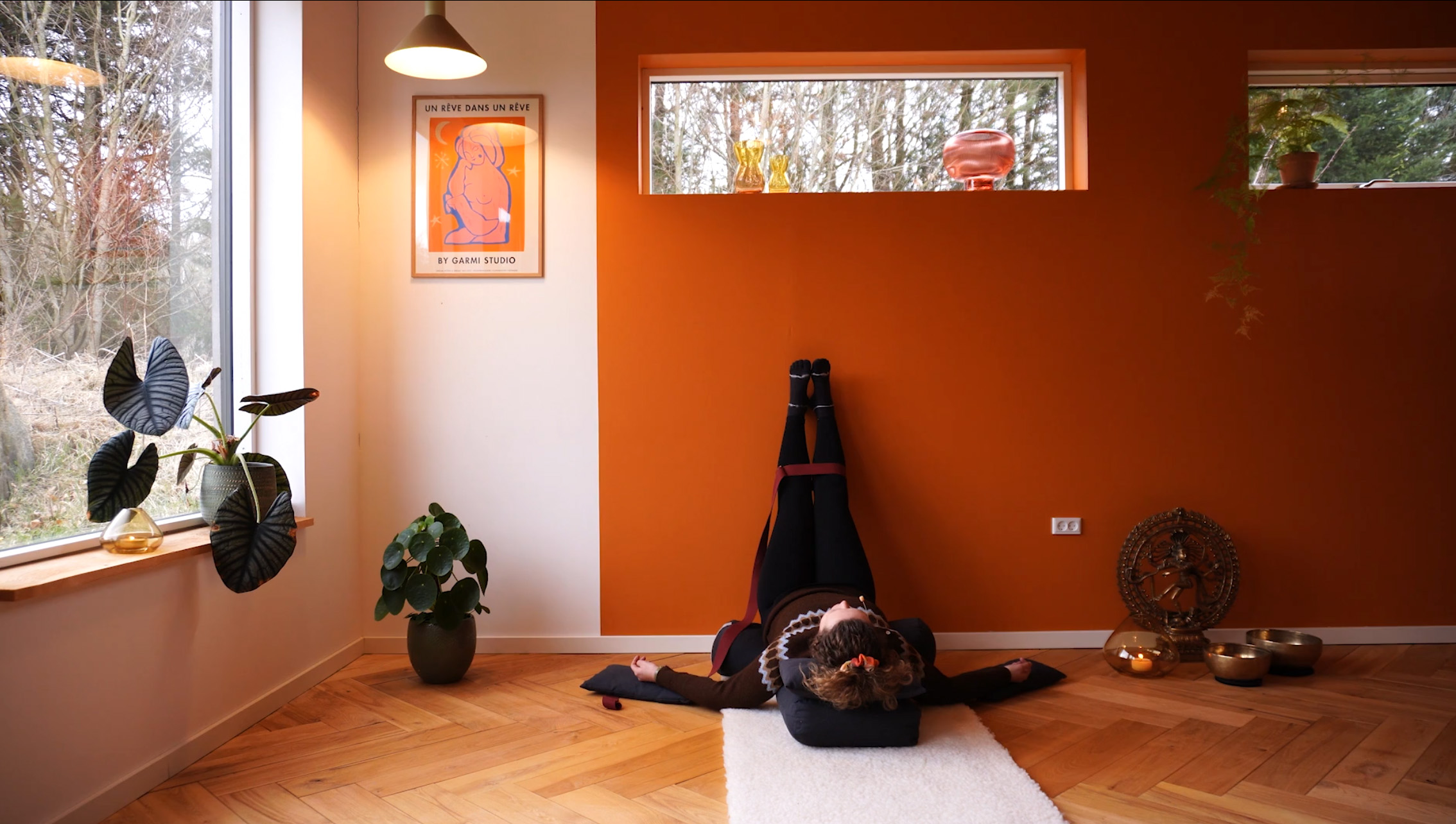 Savasana med 'ben opad væg'
