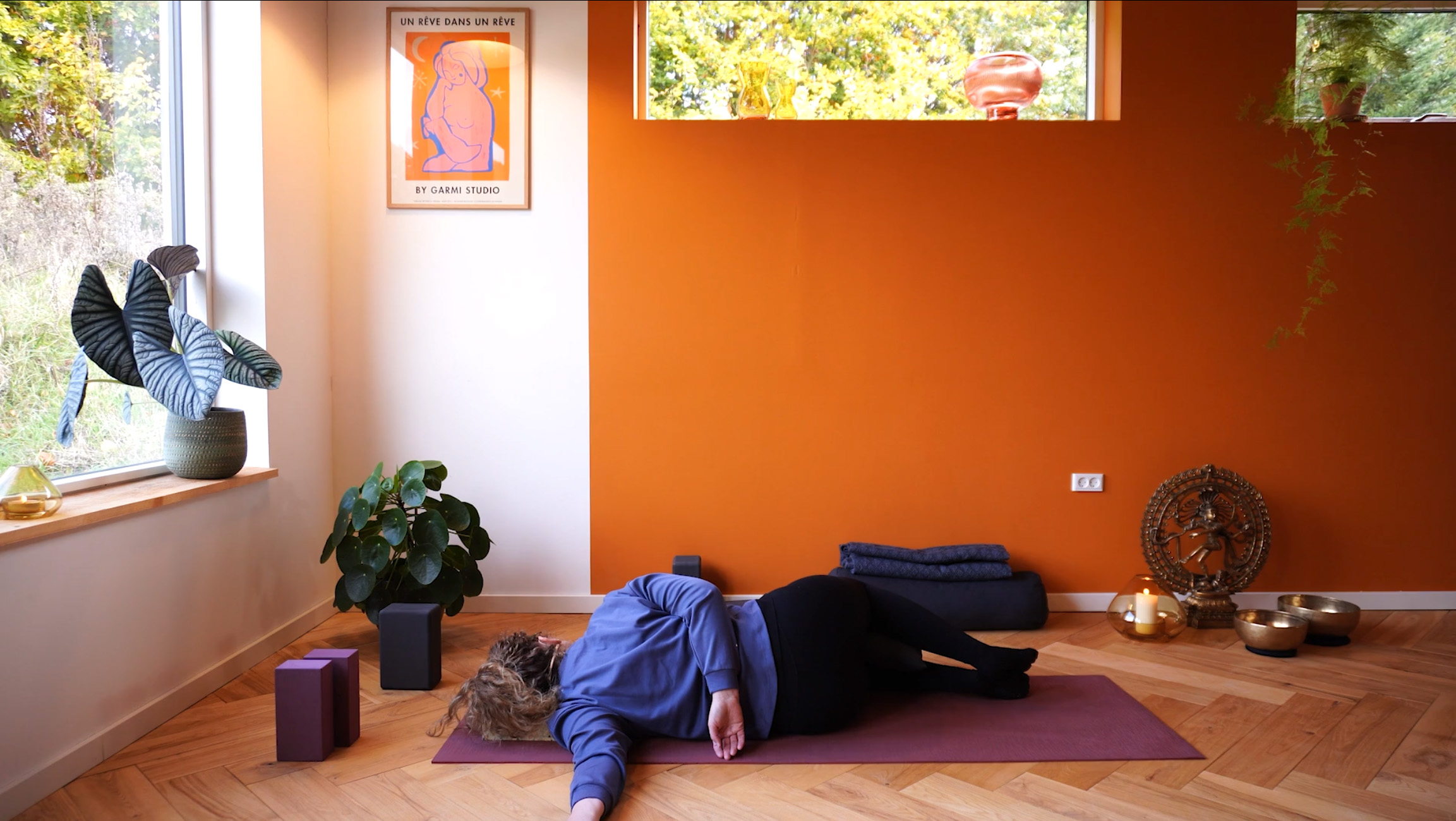 Mindful Yin yoga for skuldre og nakke